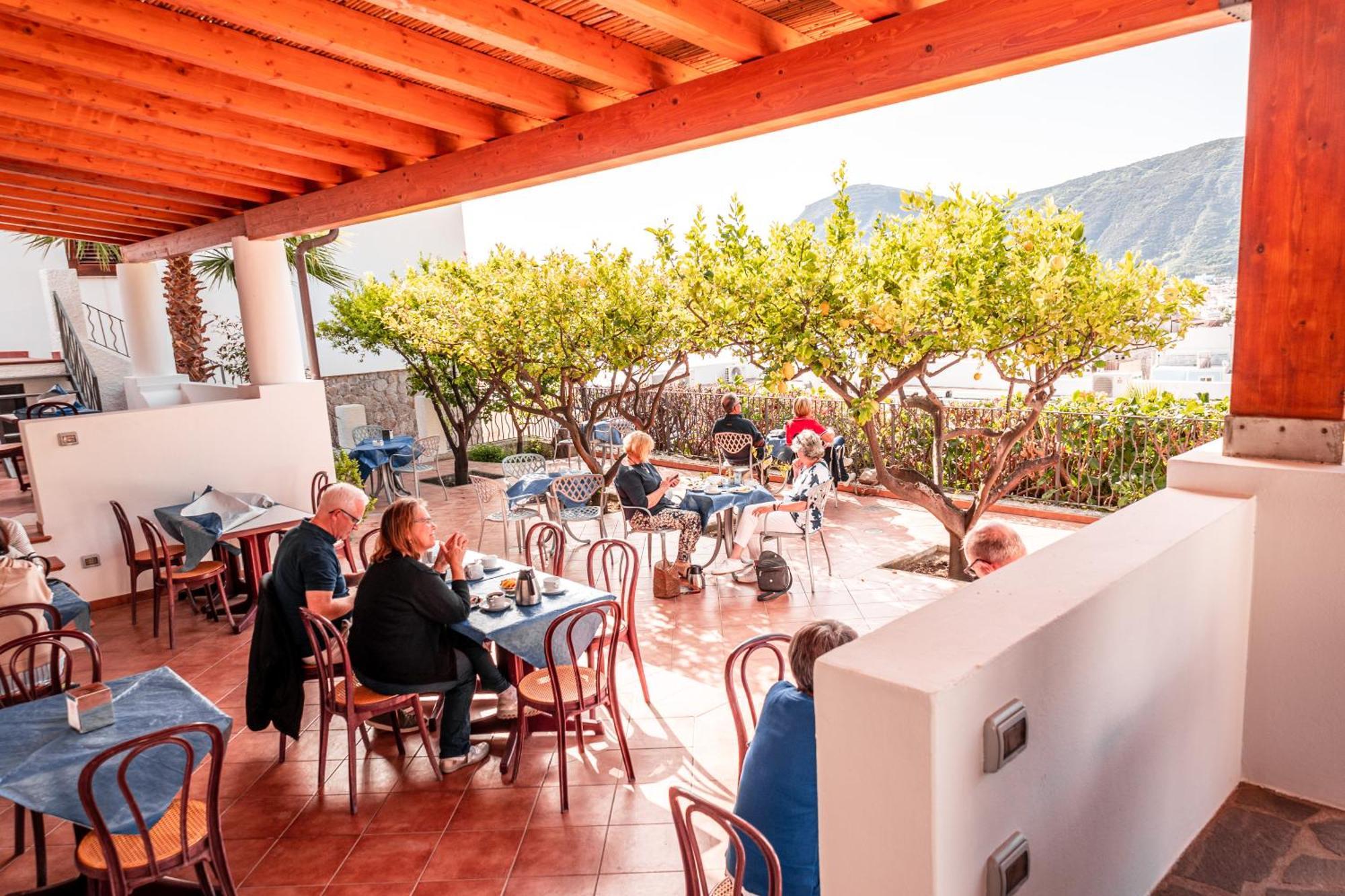Hotel Residence La Villetta Canneto  Bagian luar foto