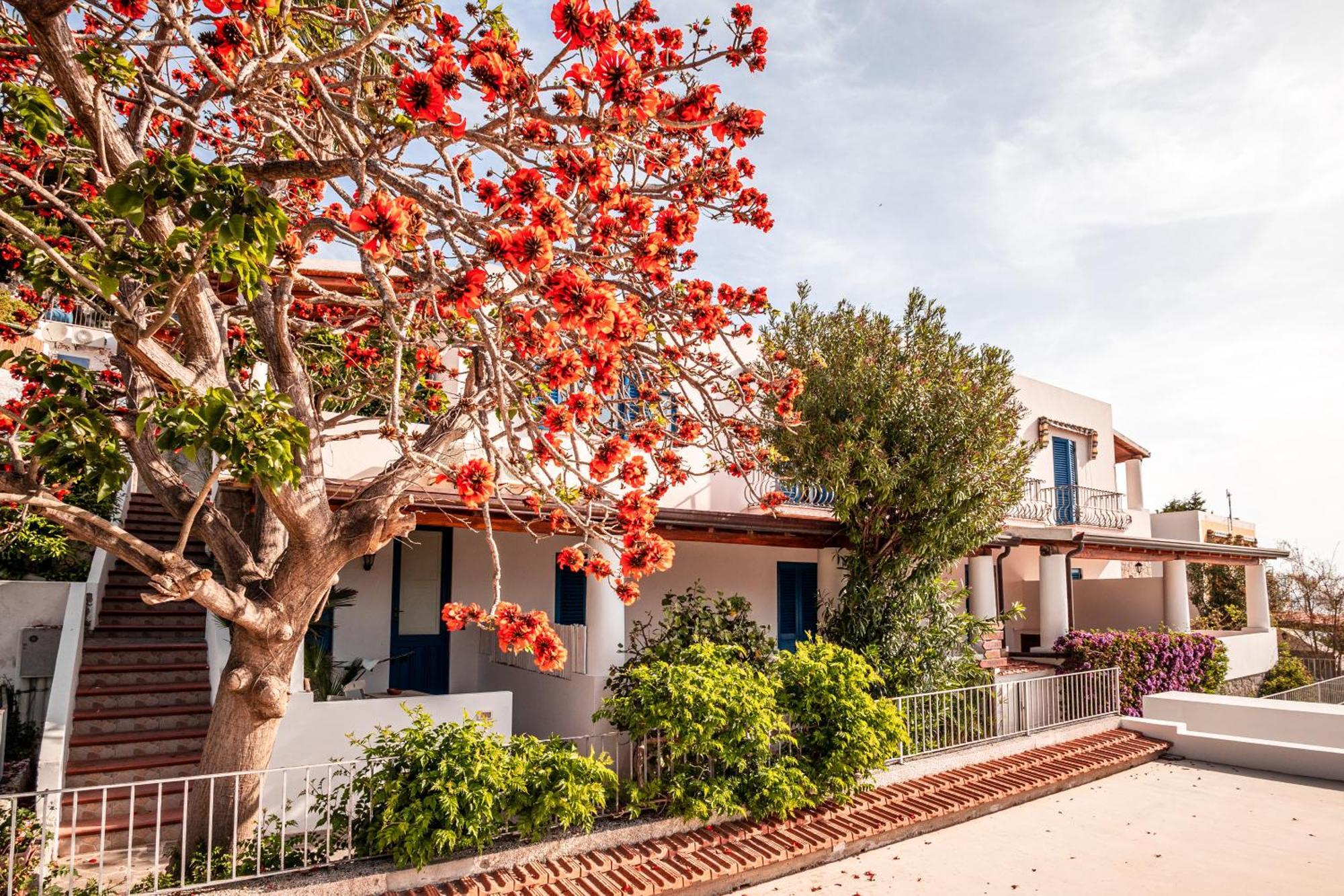 Hotel Residence La Villetta Canneto  Bagian luar foto